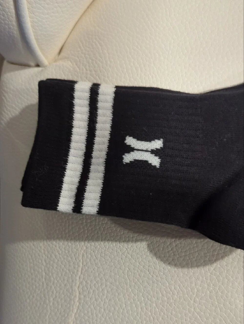 Hurley Women’s Black Crew Socks with White Stripes and Logo - 6 Pair Total - Picture 3 of 5